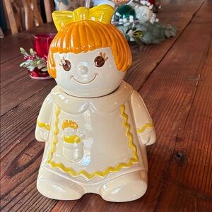 Vintage Metlox Poppytrail Girl Cookie Jar Yellow Gingerbread USA